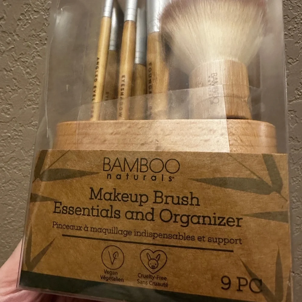BAMBOO Naturals Brush Essentials with Holder - Picture 2 of 4